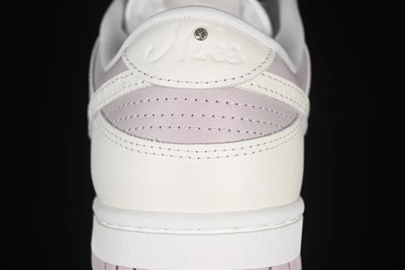 All categories Nk SB Dunk series Nk SB Dunk Low low-top sneakers Nike SB Dunk Low white lavender embossed low-top casual sneakers IH0639-011